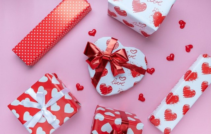 Идеи подарков к Валентинову дню - удивите любимых!