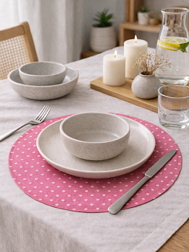 Салфетка круглая изо льна Сердечки