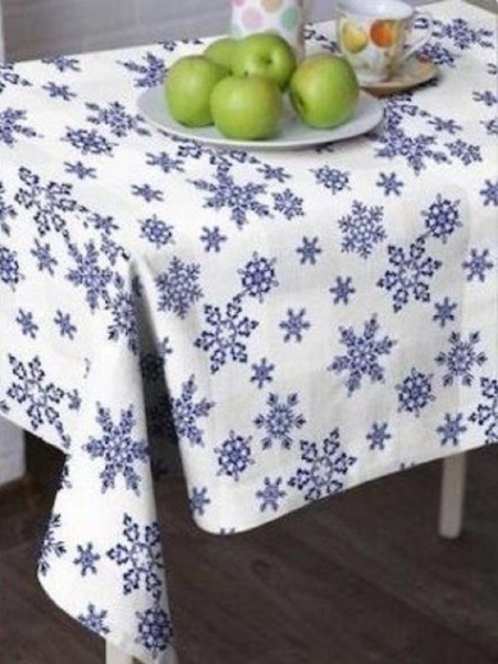 Скатерть льняная Кружевные снежинки без салфеток