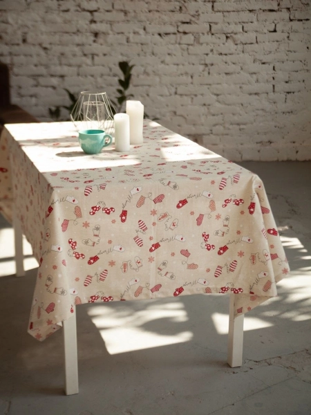 Скатерть льняная Варежки Новогодние без салфеток